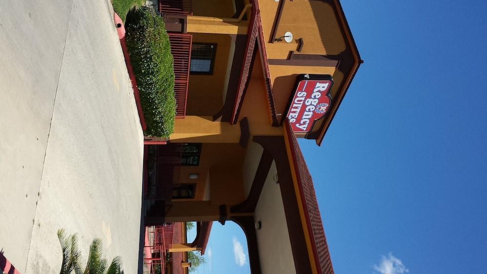 Regency Suites Iah Beltway 8 休斯敦 外观 照片