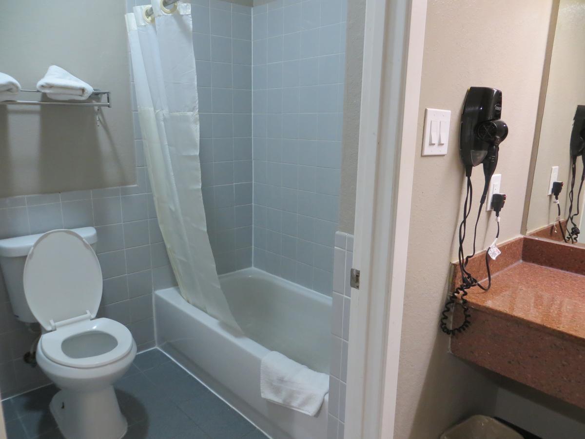 Regency Suites Iah Beltway 8 休斯敦 外观 照片
